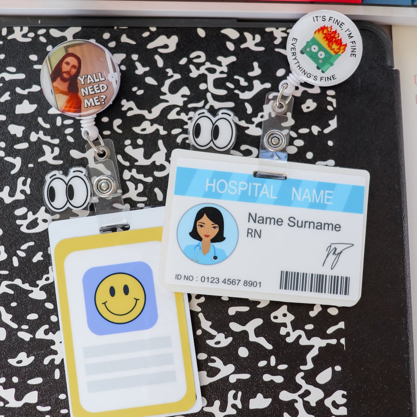 Badge Topper - Side Eye - Acclaim Status CoAcclaim Status CoHorizontal Badge