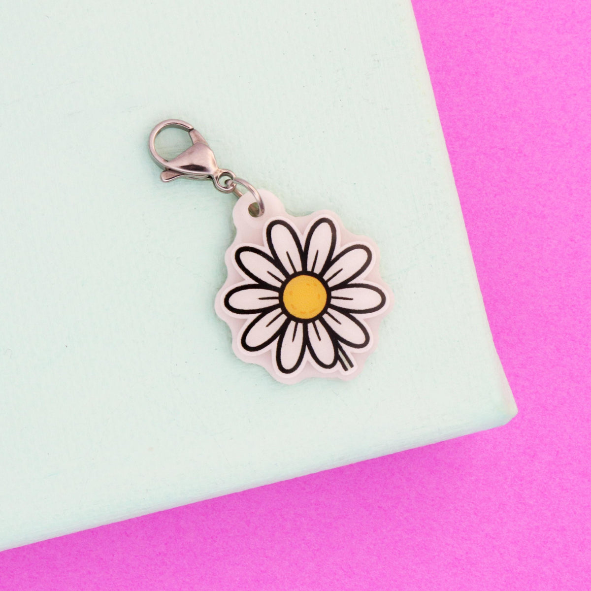 Daisy Badge Charm